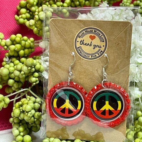 Reggae Peace Symbol Red Bottle Cap Retro 60's Dangle Fish-hook Earrings Handcraf - Picture 1 of 4